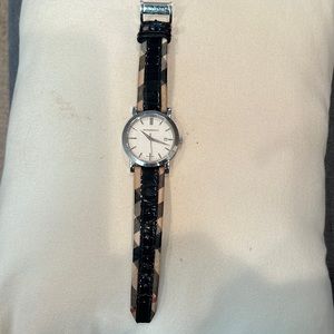 Burberry White Stainless Steel Heritage BU1388 Women's Wristwatch 38MM
